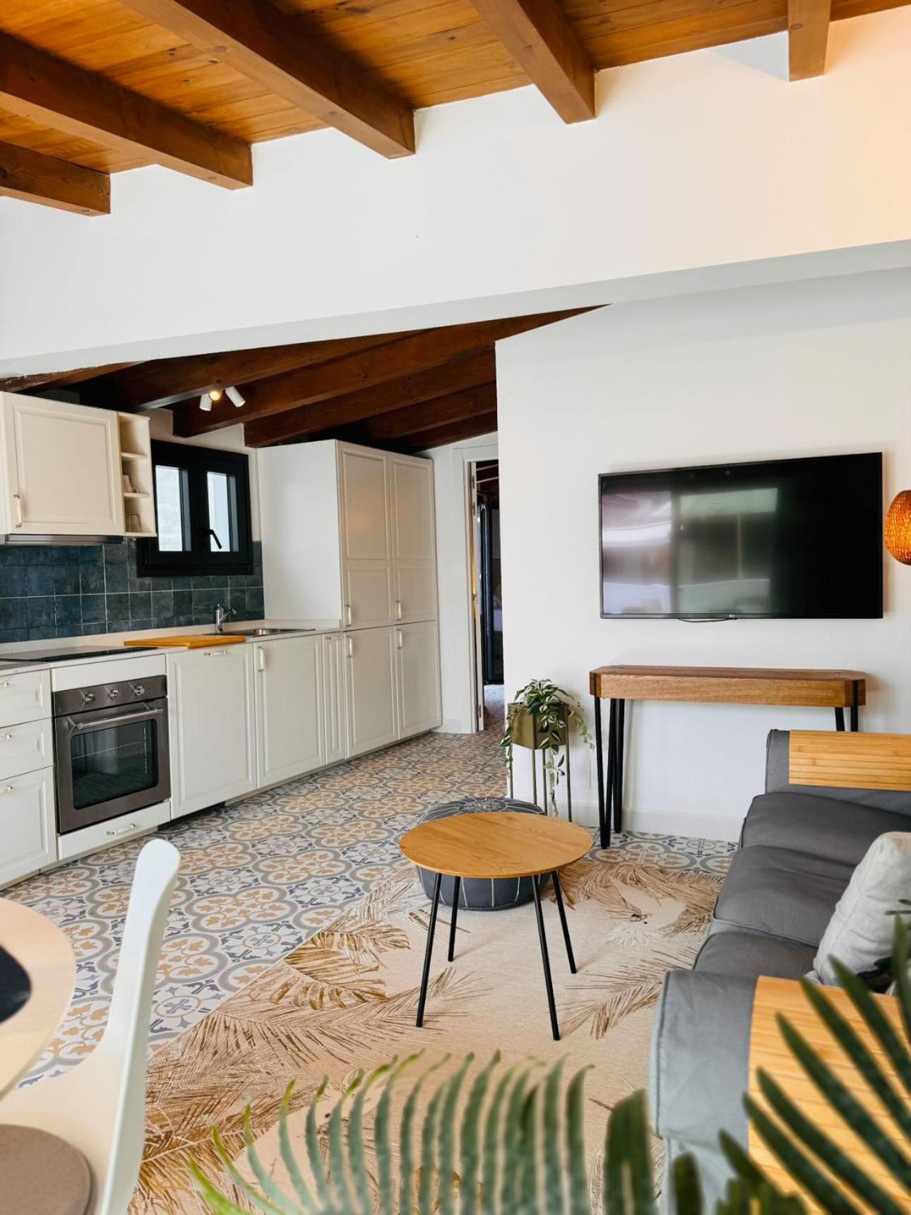 Village Aparthotel *