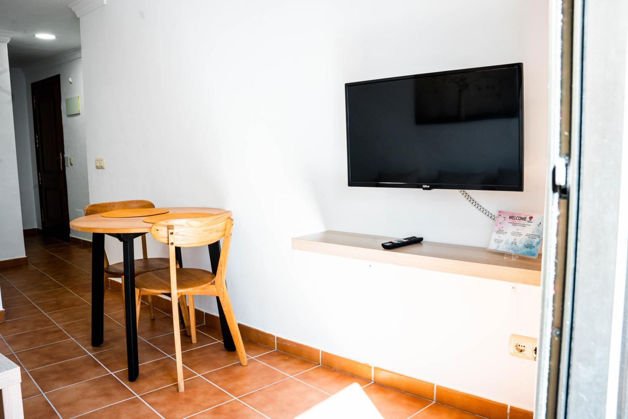 Village Aparthotel *